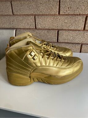 Air Jordan 12s Pinnicle Gold 23 Nike Women's Size 8.5